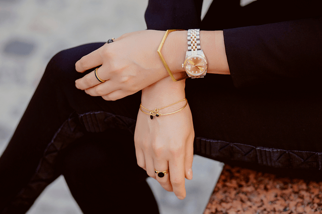 metalen armband met polshorloge