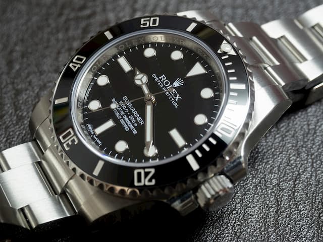 How long should a Rolex Submariner be on a watch winder